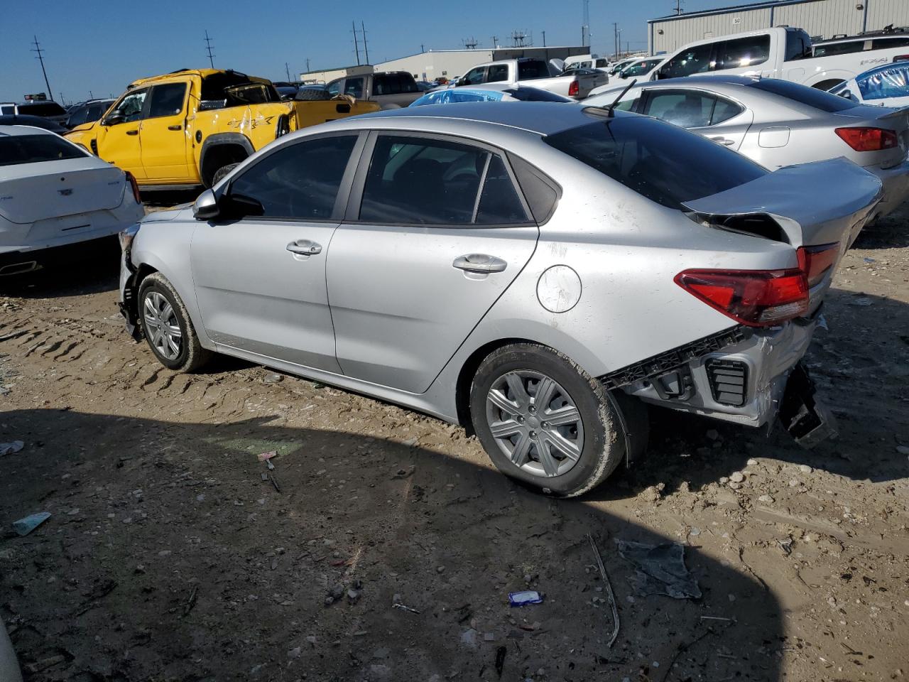 2023 Kia Rio - Image 2