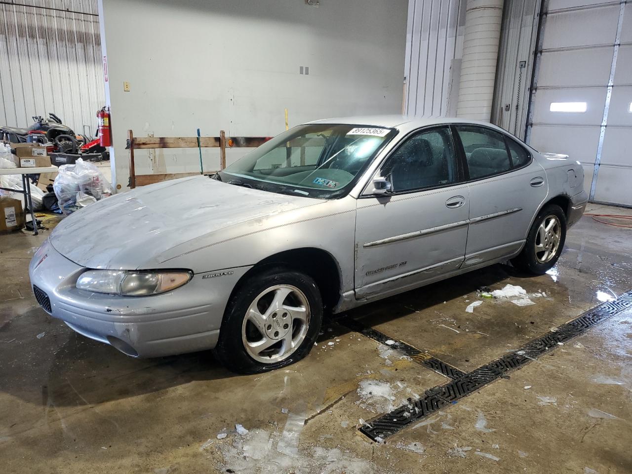 1998 Pontiac Grand Prix - Image 1