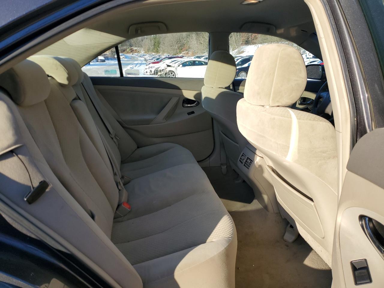2009 Toyota Camry - Image 10