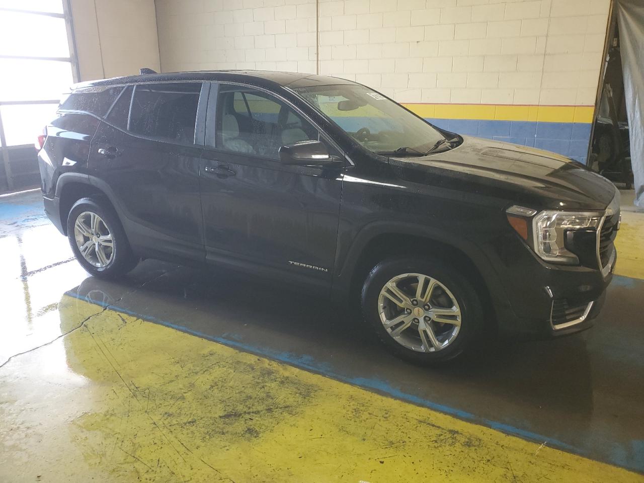 2022 GMC Terrain - Image 4