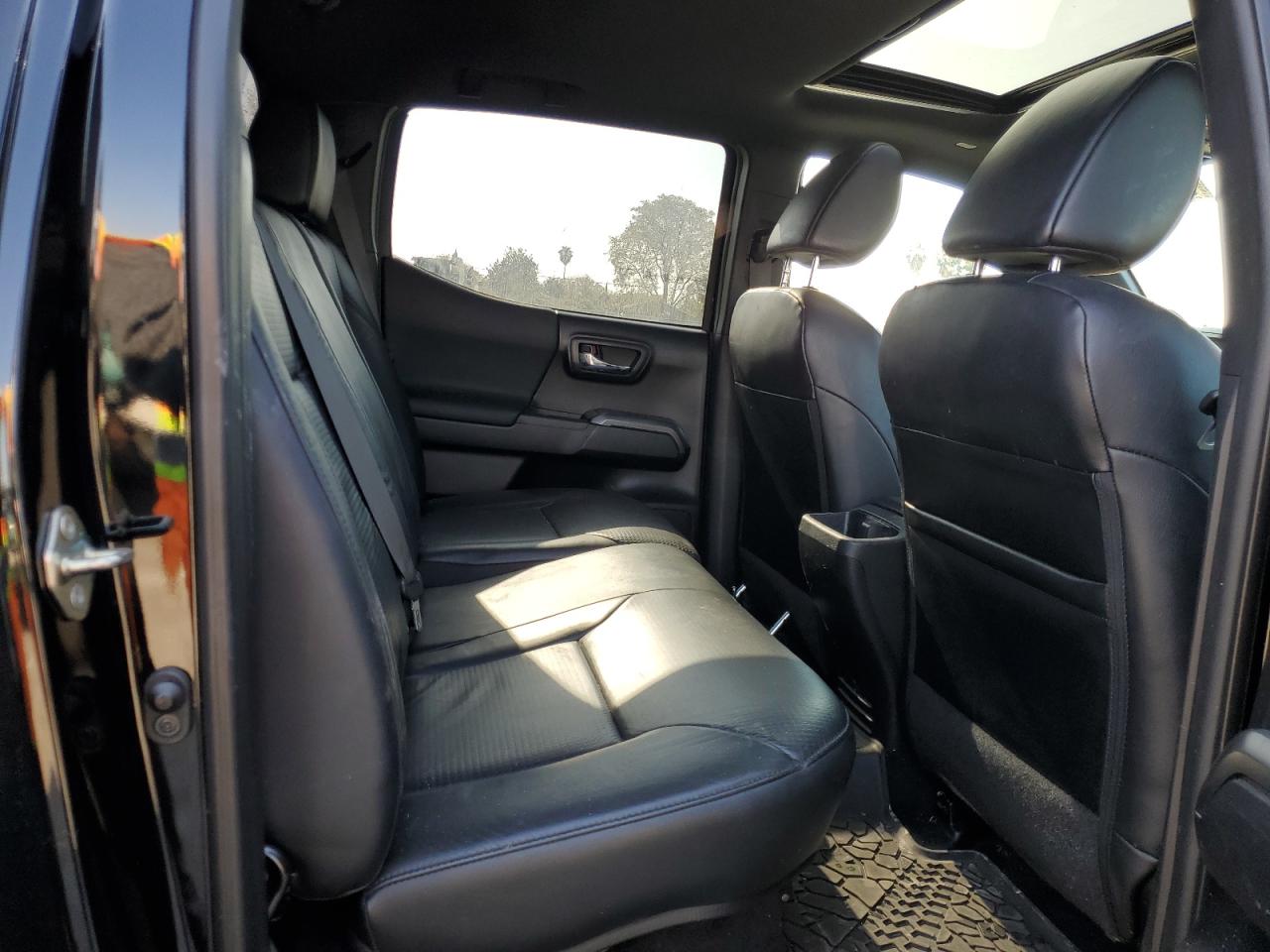 2020 Toyota Tacoma - Image 10