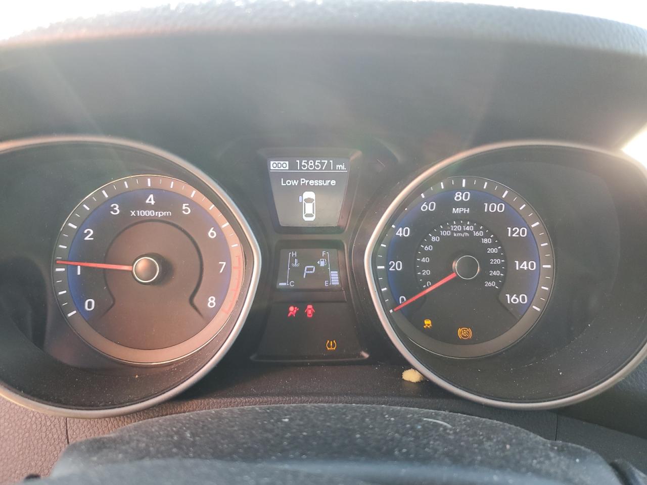 2016 Hyundai Elantra - Image 9