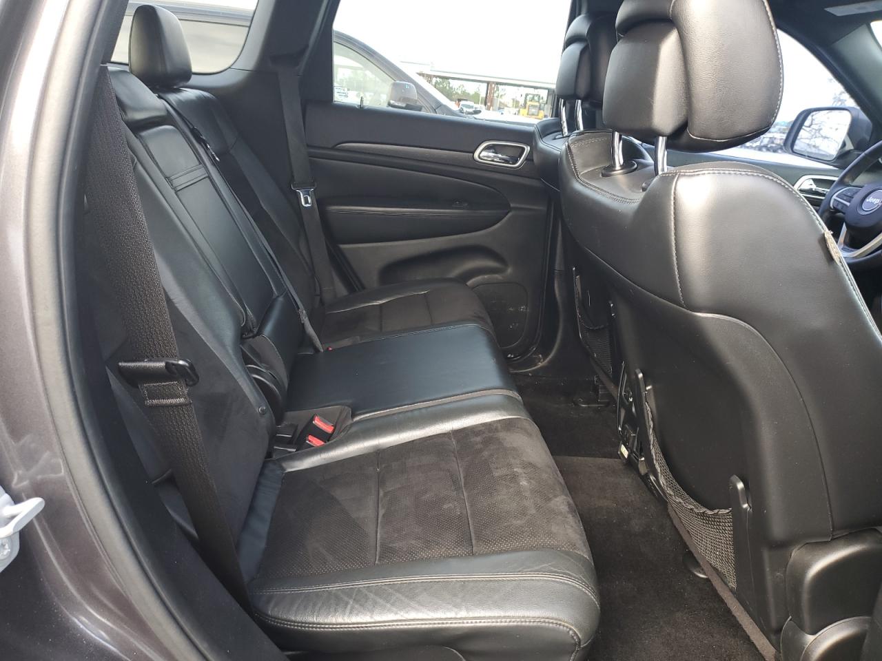 2015 Jeep Grand Cherokee - Image 12