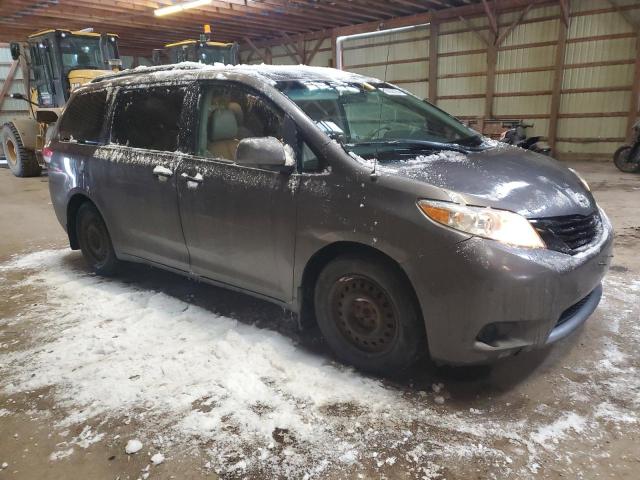 2012 TOYOTA SIENNA 