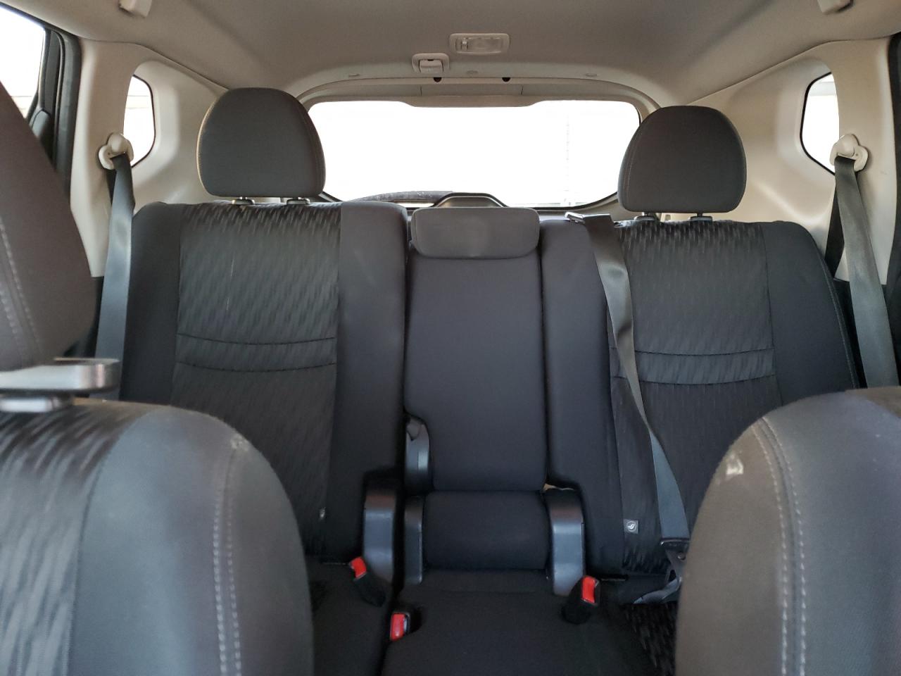 2019 Nissan Rogue - Image 10