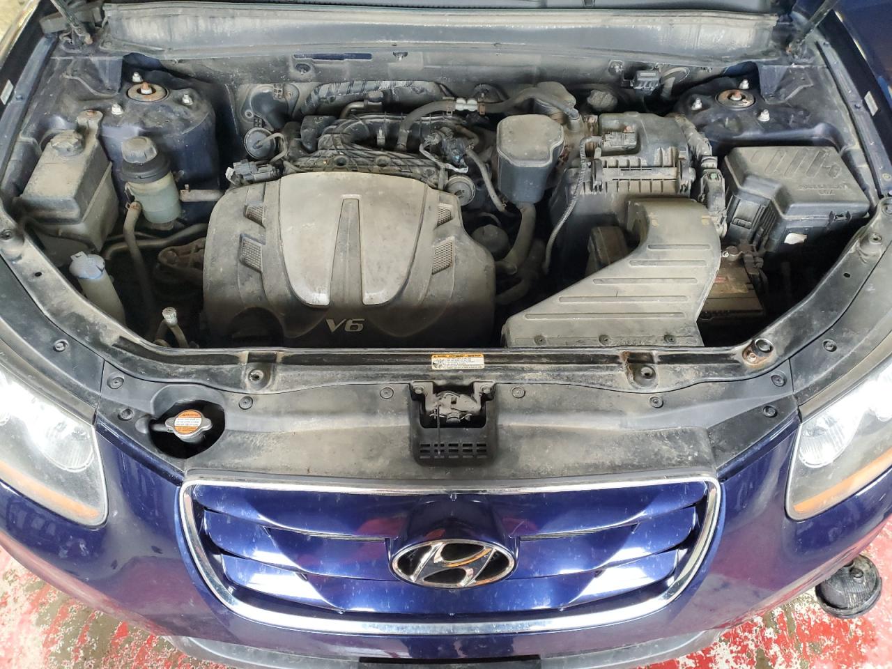 2010 Hyundai Santa Fe - Image 12