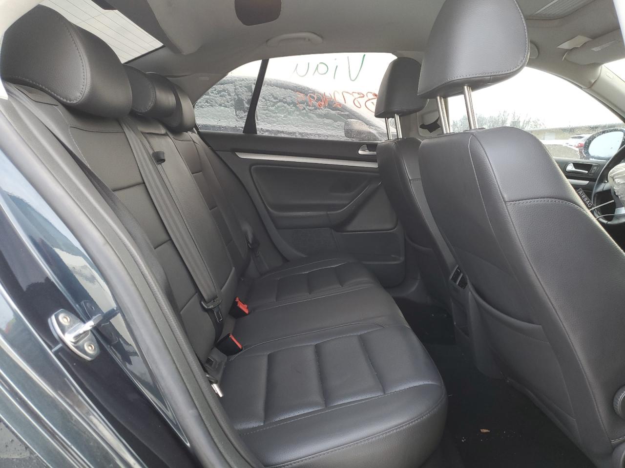 2008 Volkswagen Jetta - Image 10