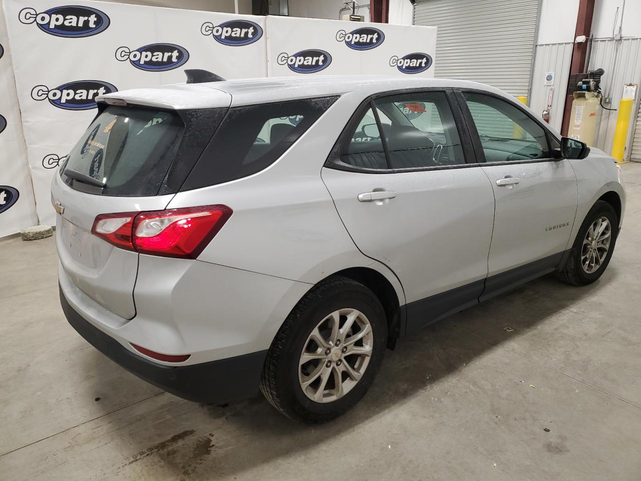 2020 Chevrolet Equinox - Image 3