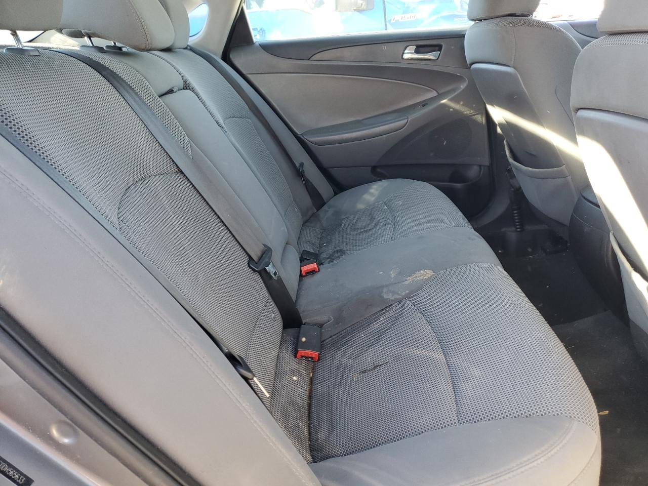 2013 Hyundai Sonata - Image 10