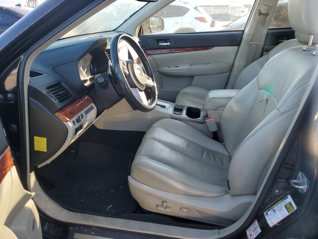 2010 Subaru Outback - Image 7