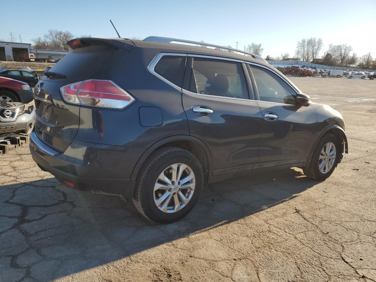 2015 Nissan Rogue - Image 3