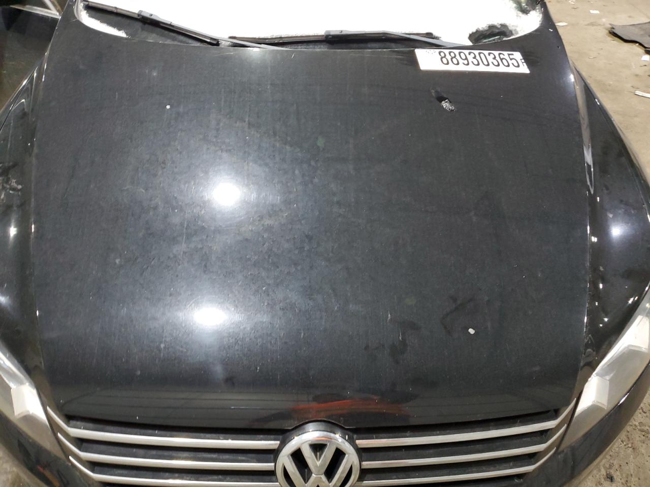 2014 Volkswagen Passat - Image 12