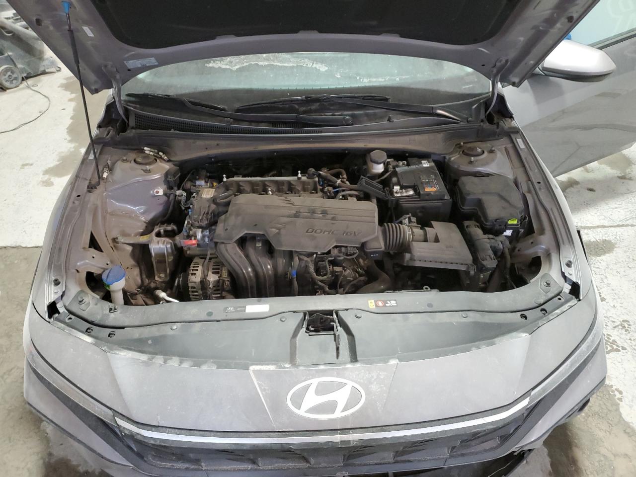 2024 Hyundai Elantra - Image 11