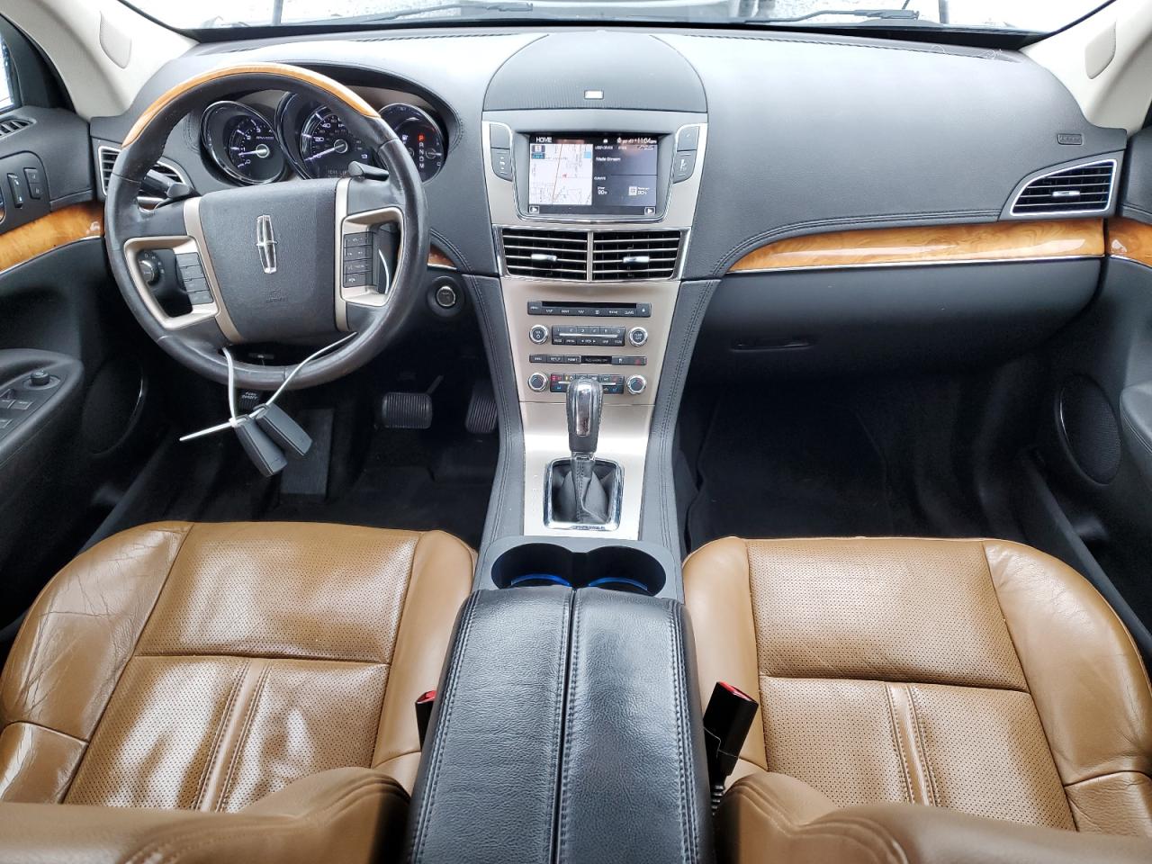 2011 Lincoln MKT - Image 8