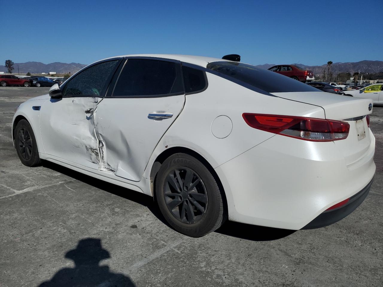 2016 Kia Optima - Image 2