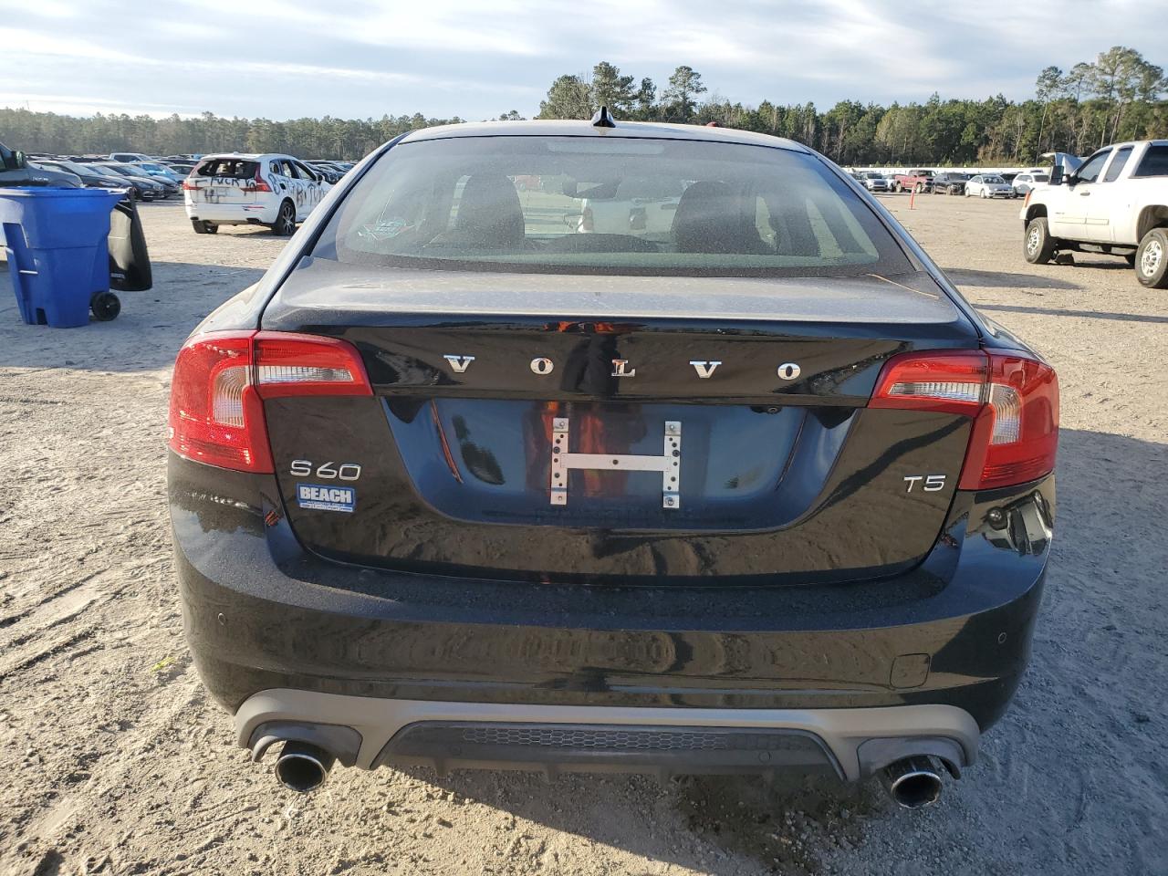 2017 Volvo S60 - Image 6