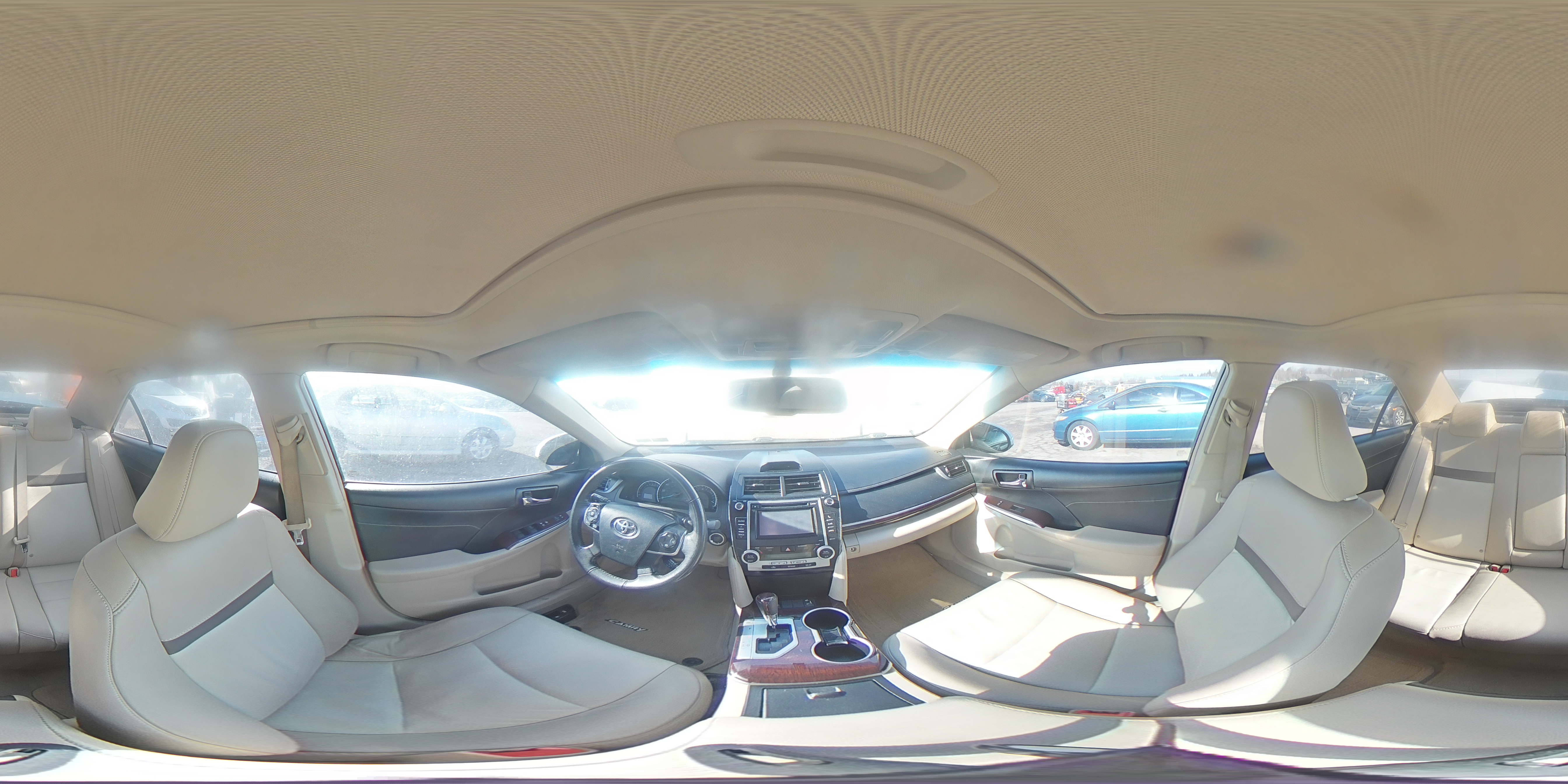 2013 Toyota Camry - Image 12