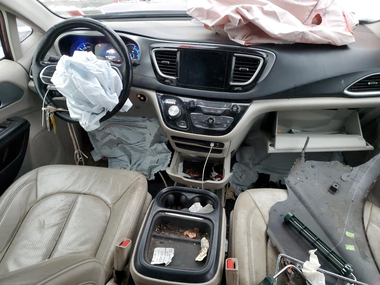 2019 Chrysler Pacifica - Image 8