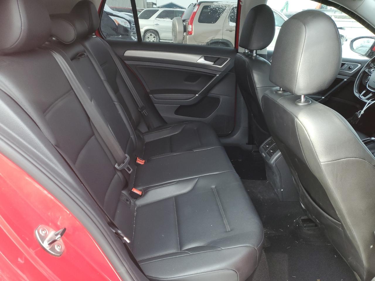 2016 Volkswagen Golf - Image 10
