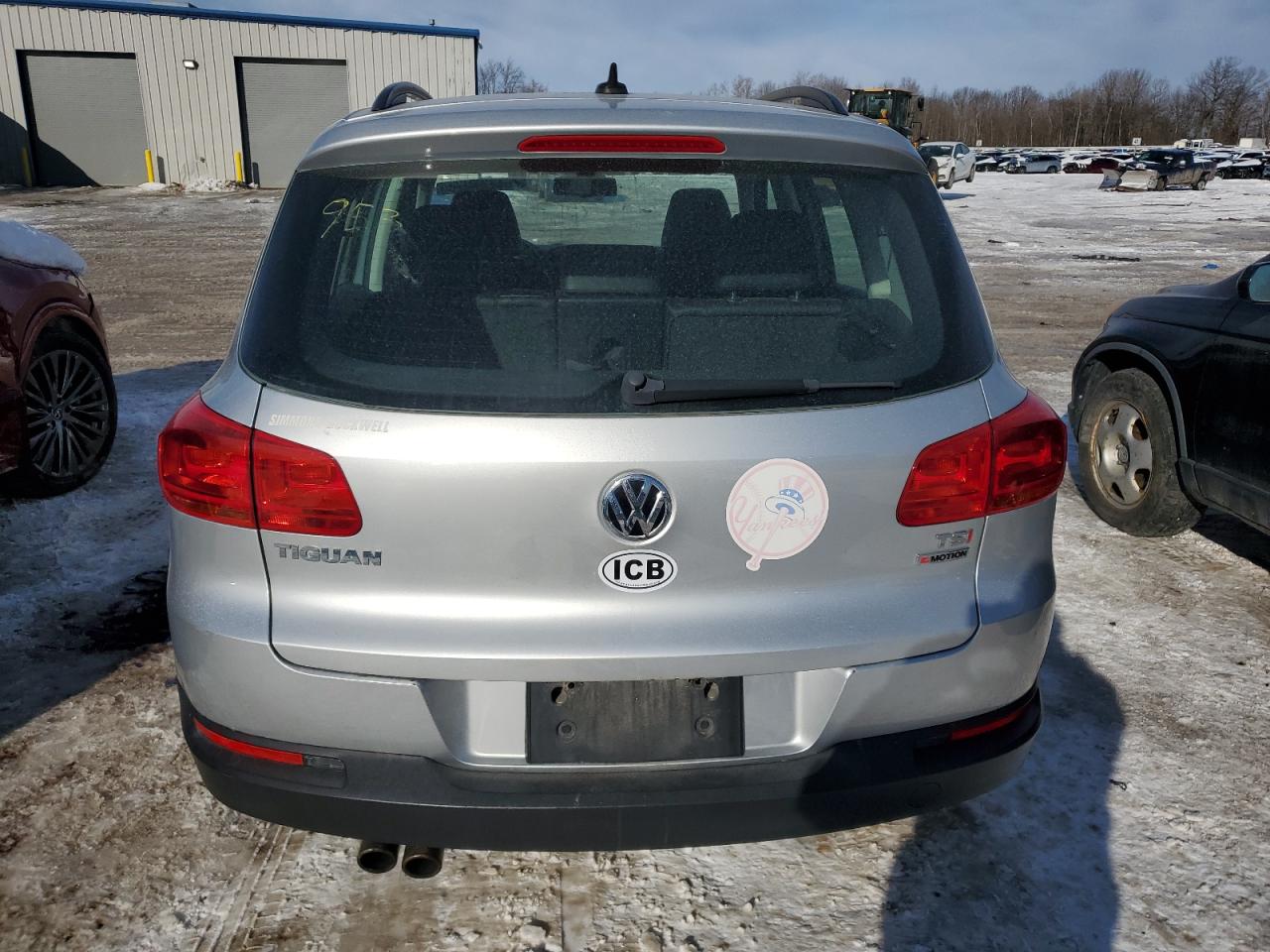 2017 Volkswagen Tiguan - Image 6