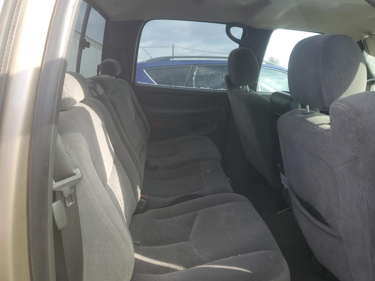 2006 Chevrolet Silverado - Image 10