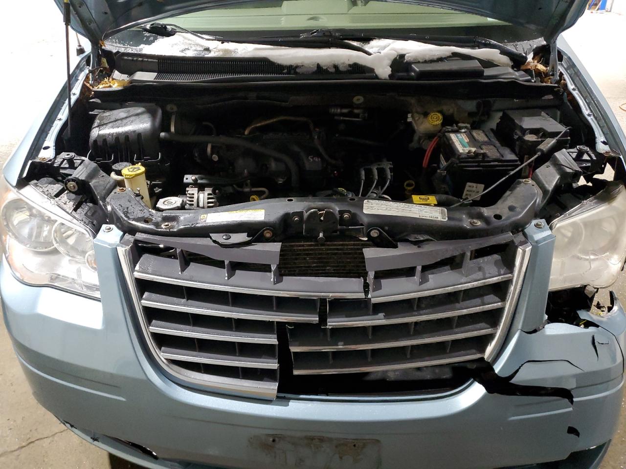 2010 Chrysler Town & Country - Image 12