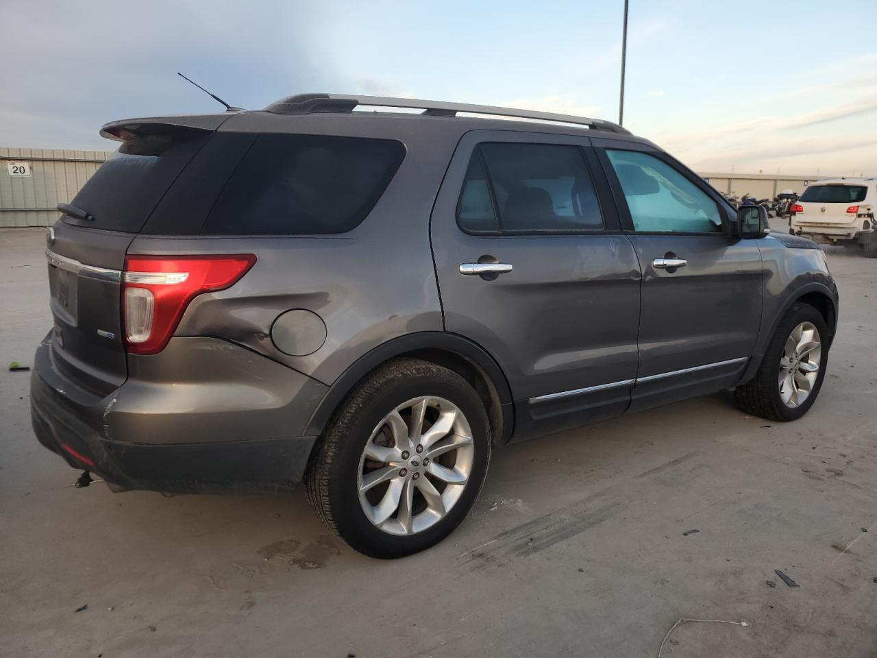 2014 Ford Explorer - Image 3