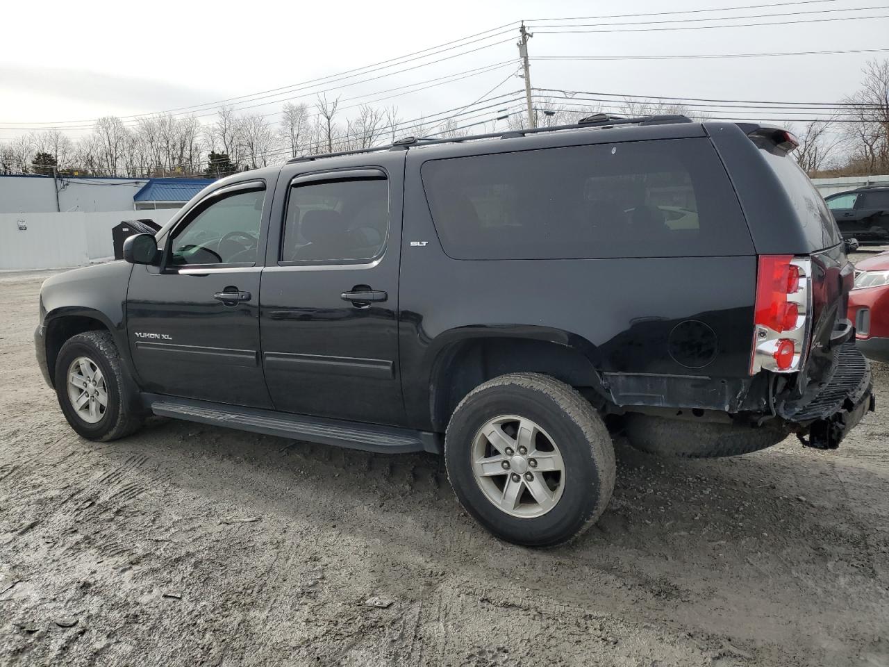2014 GMC Yukon - Image 2