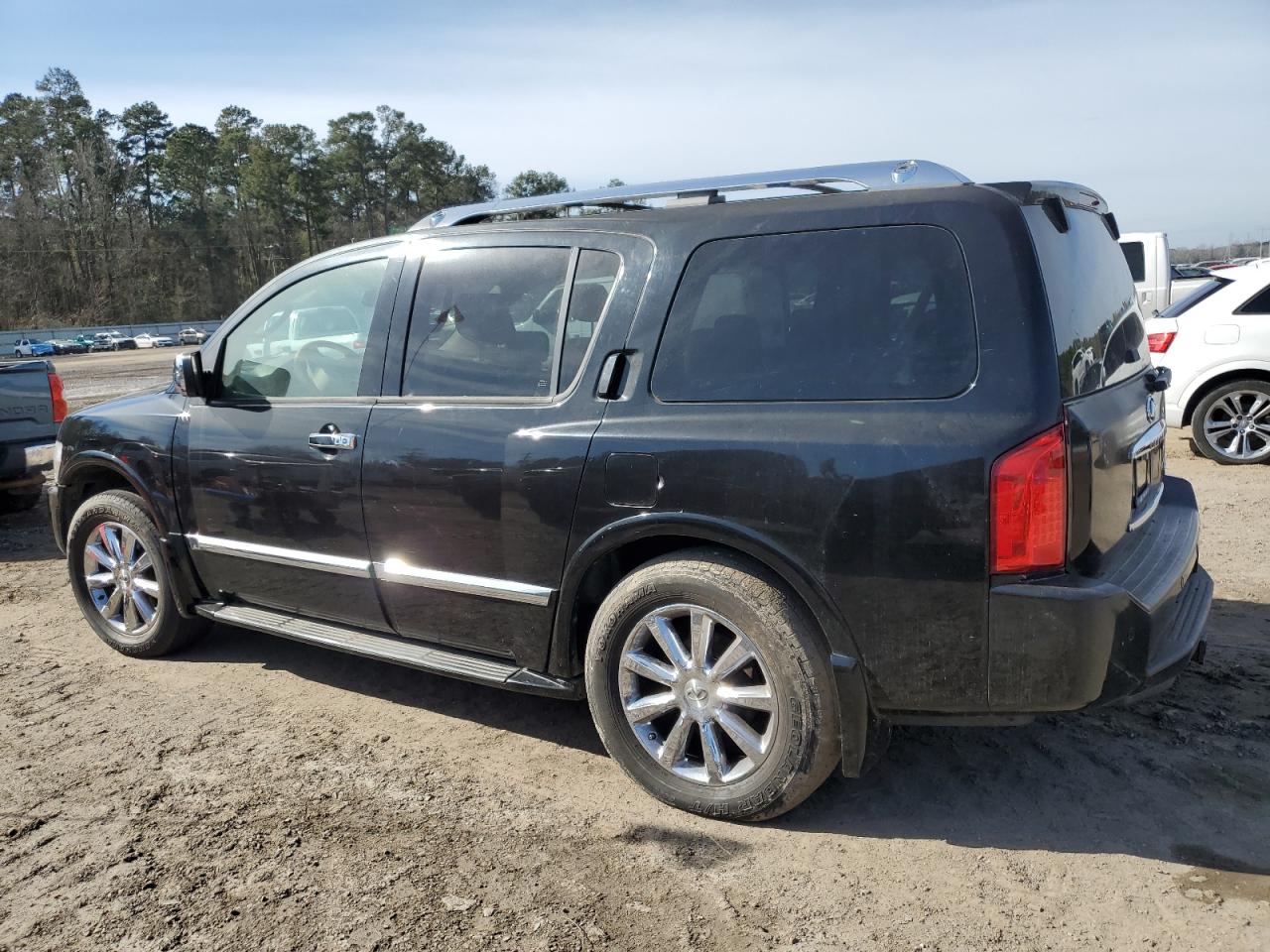2010 Infiniti QX56 - Image 2