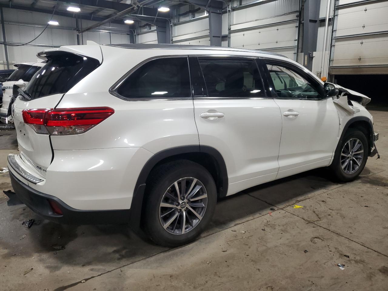 2018 Toyota Highlander - Image 3