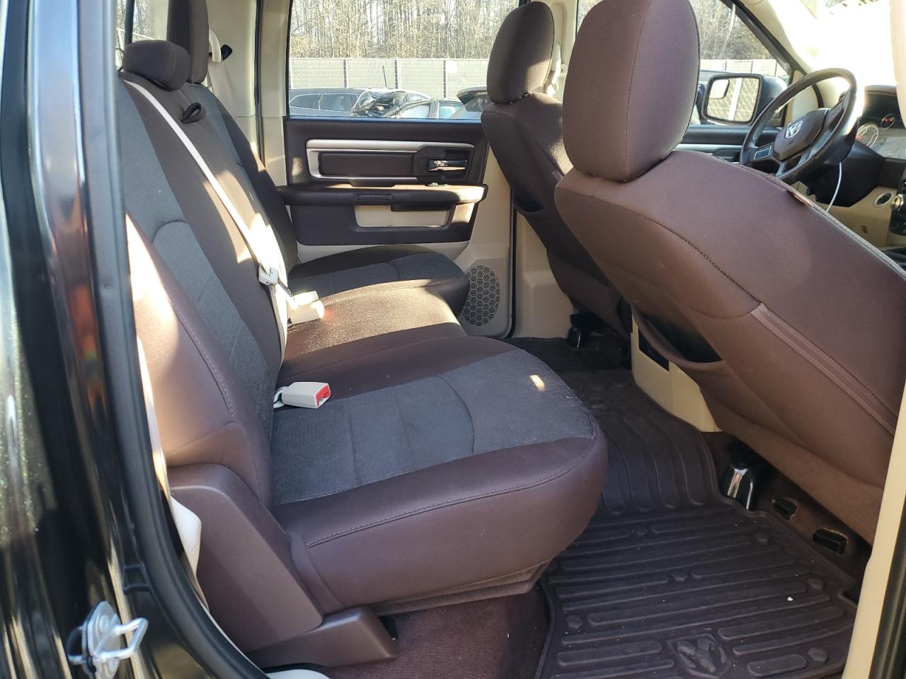 2015 RAM 1500 - Image 10
