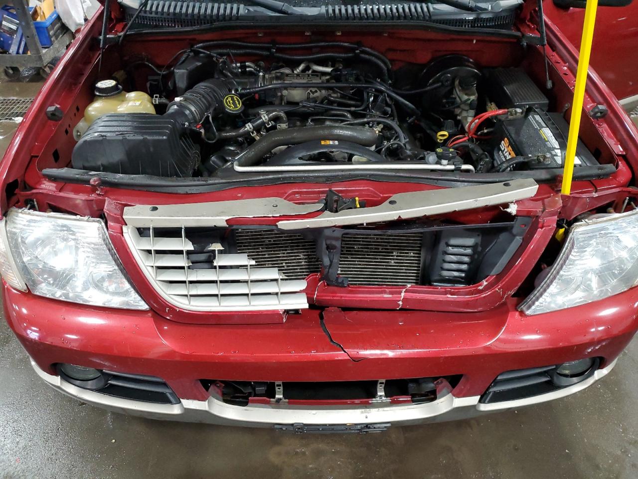 2004 Ford Explorer - Image 12