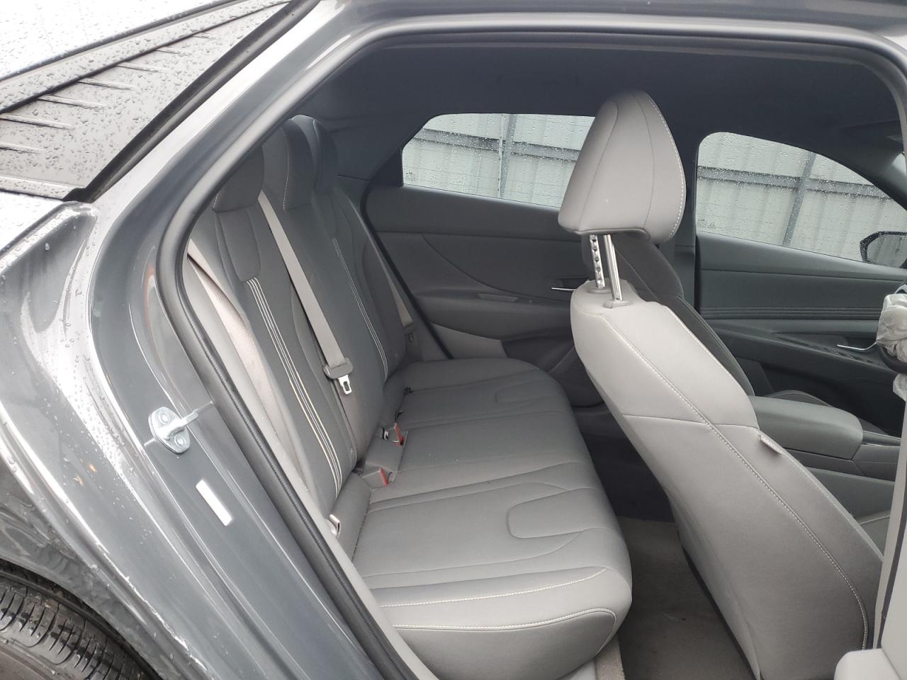 2023 Hyundai Elantra - Image 11