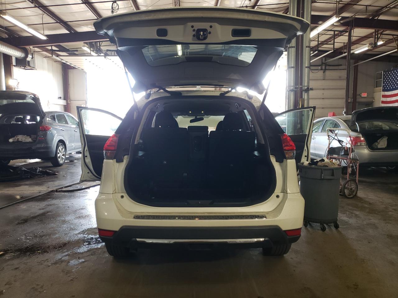 2017 Nissan Rogue - Image 6