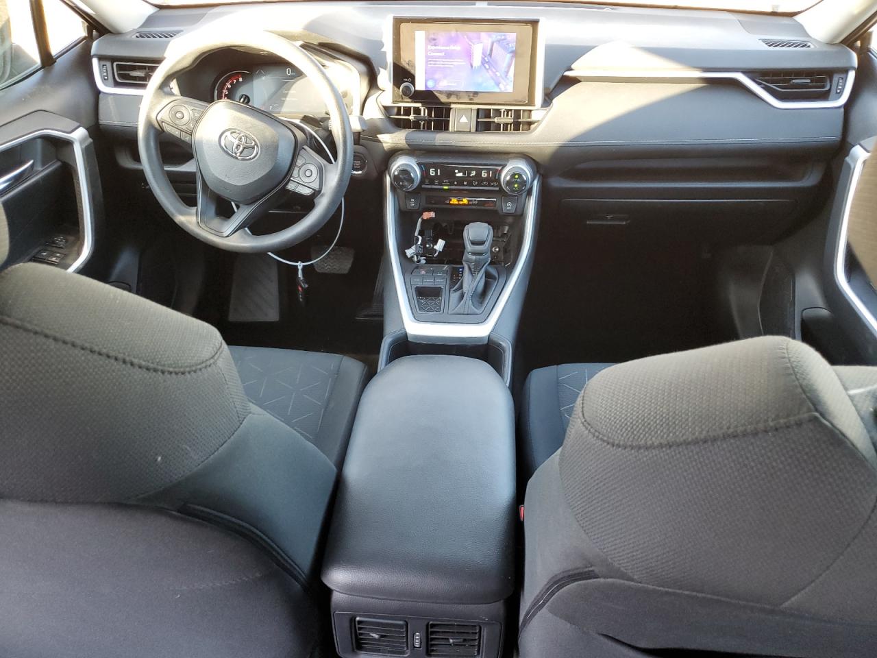 2024 Toyota RAV 4 - Image 8
