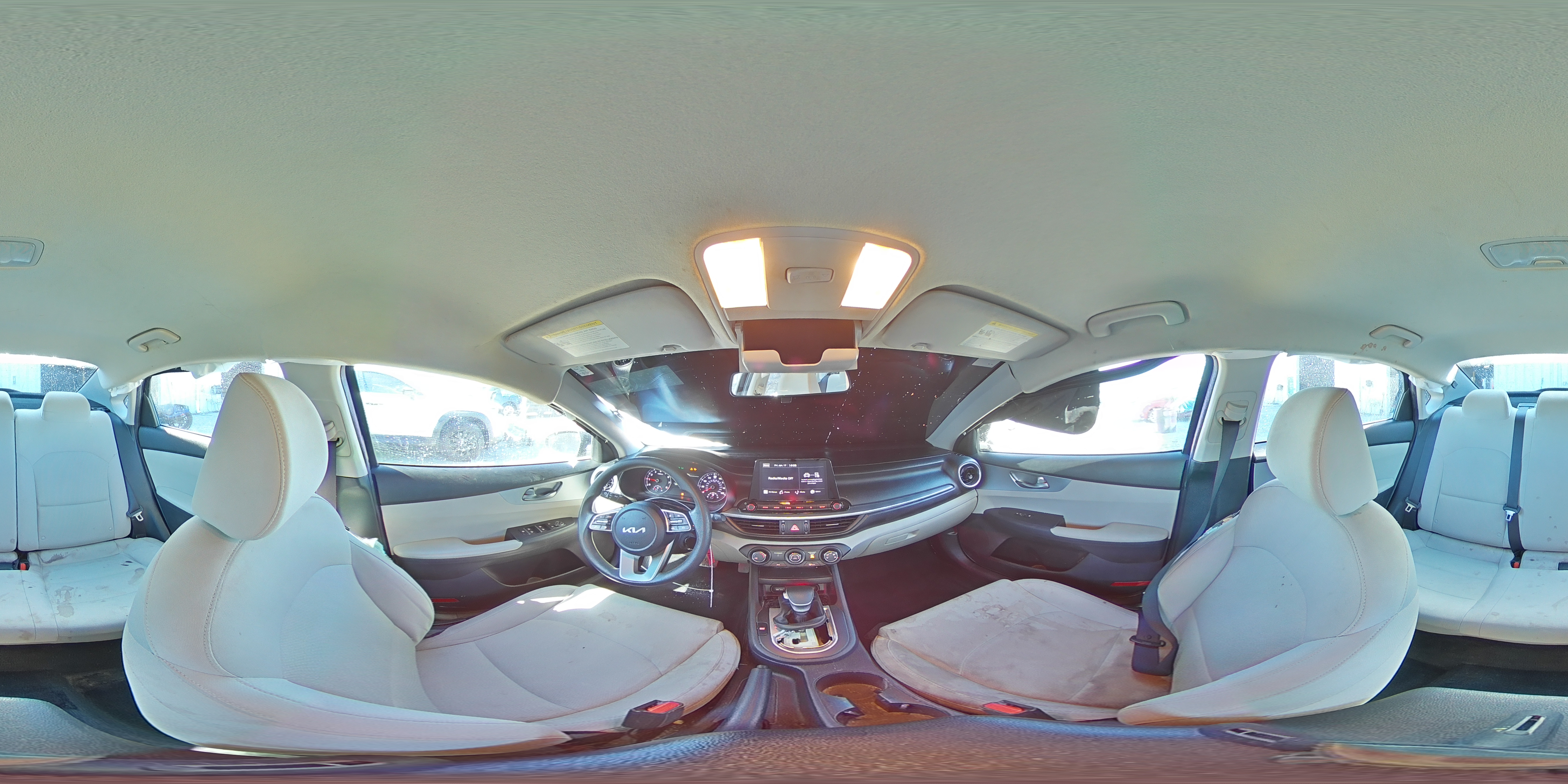 2022 Kia Forte - Image 14