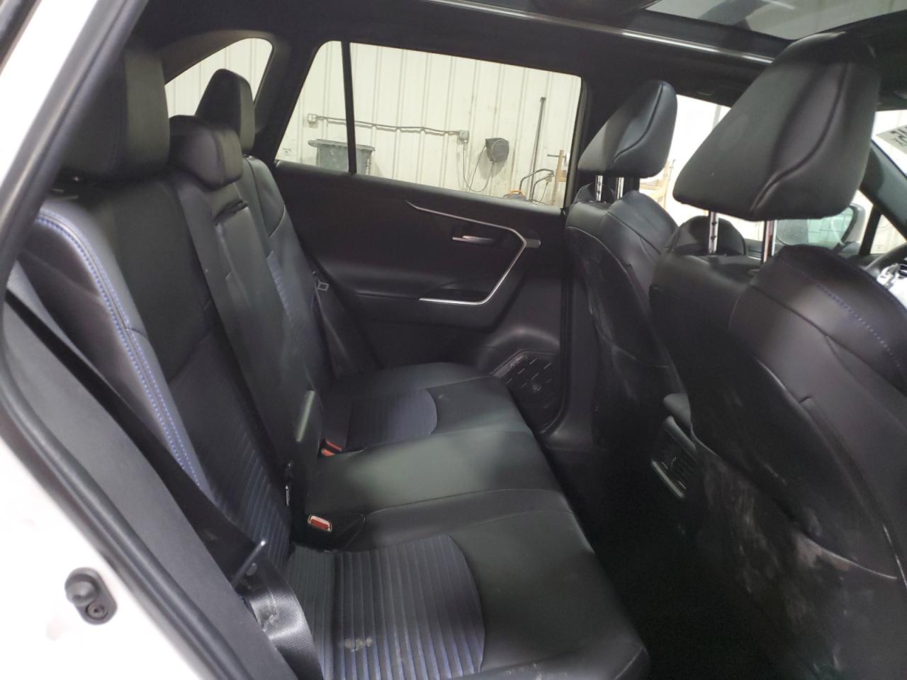 2023 Toyota RAV 4 - Image 11