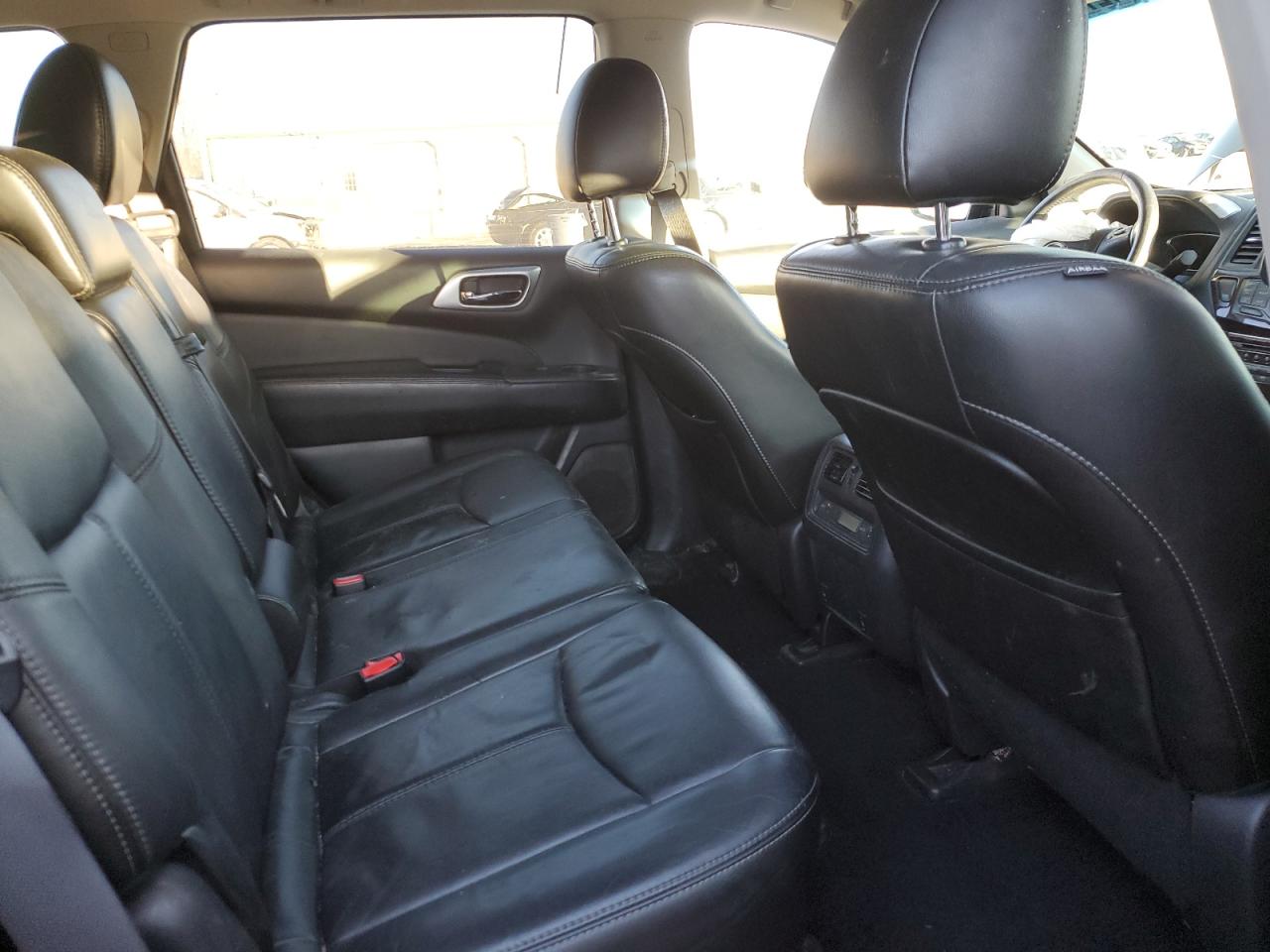 2014 Nissan Pathfinder - Image 11