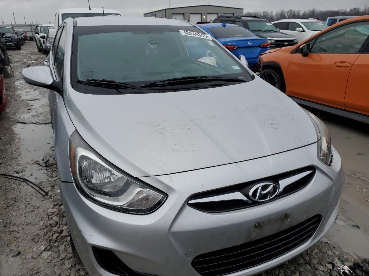 2014 Hyundai Accent - Image 5