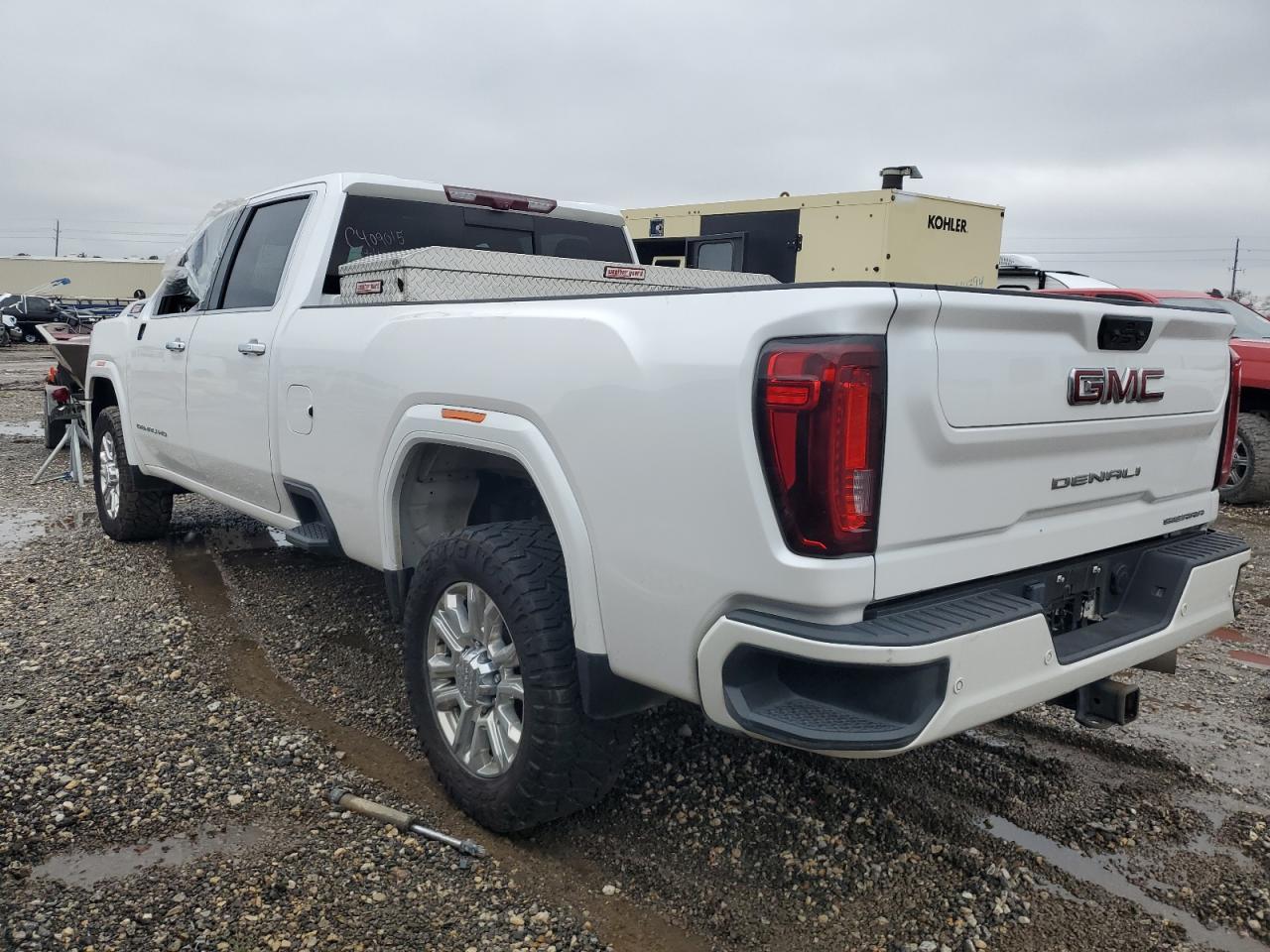 2022 GMC Sierra - Image 2