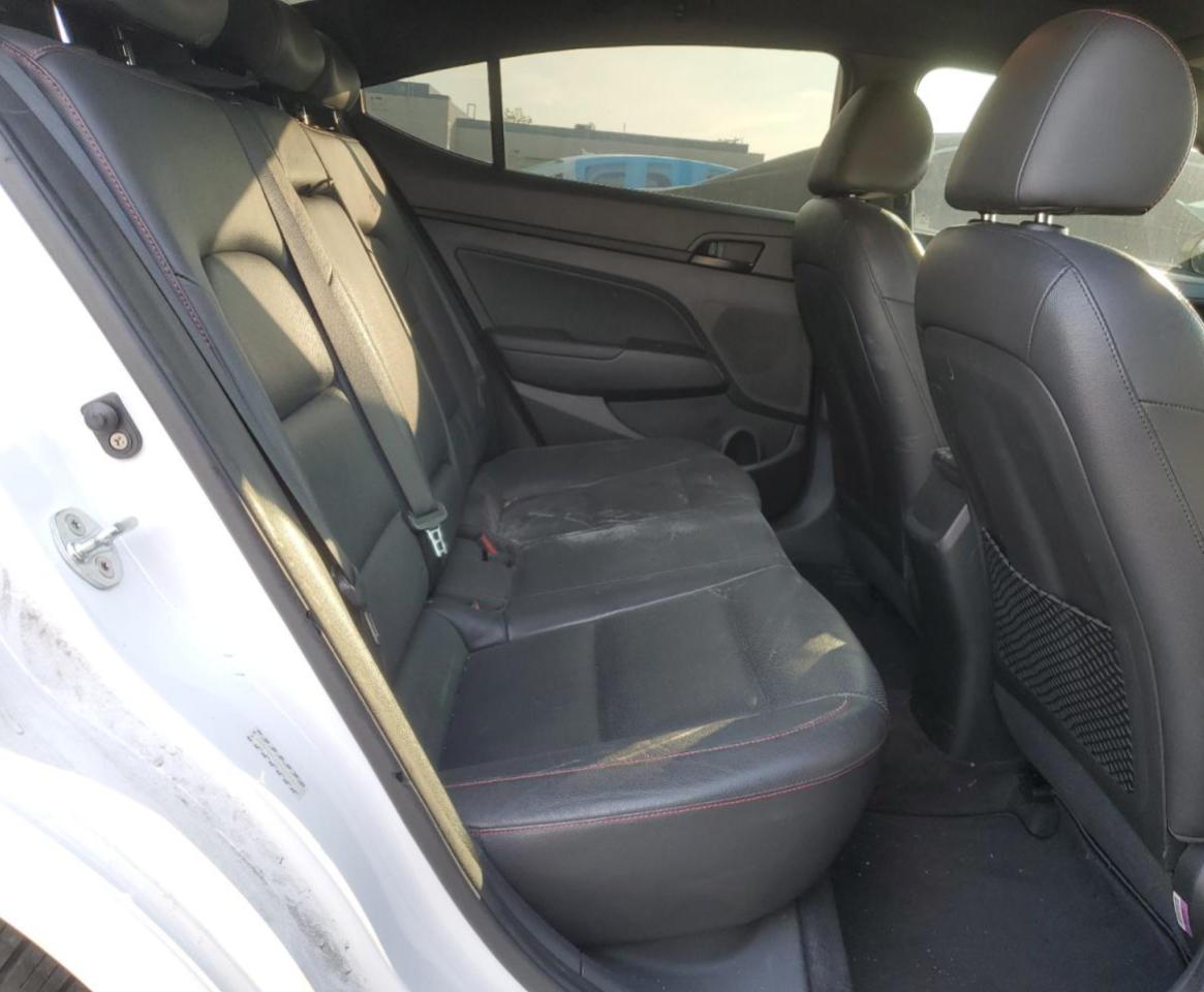 2017 Hyundai Elantra - Image 10