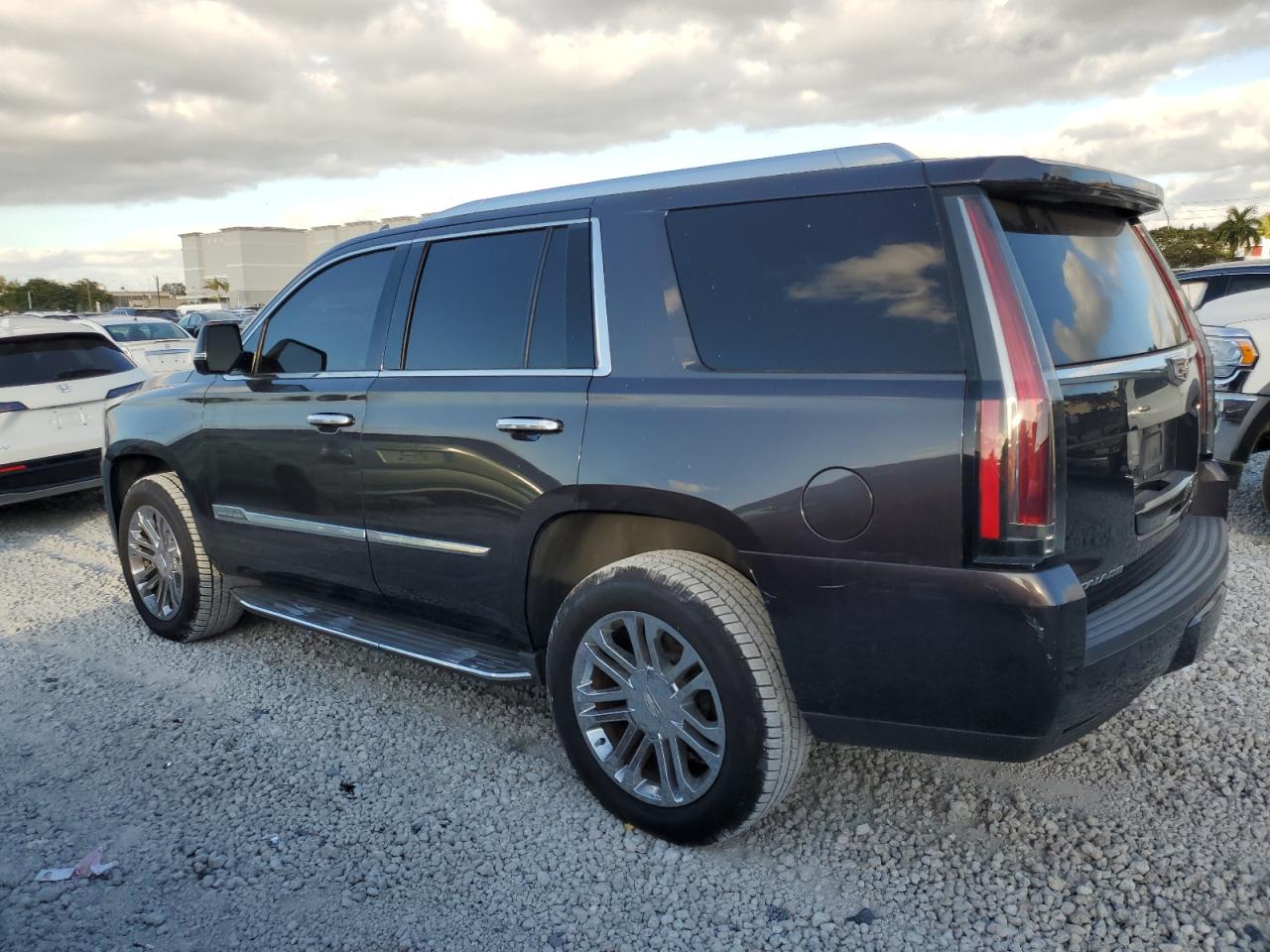 VIN 1GYS3LKJ8FR747349 2015 CADILLAC ESCALADE no.2