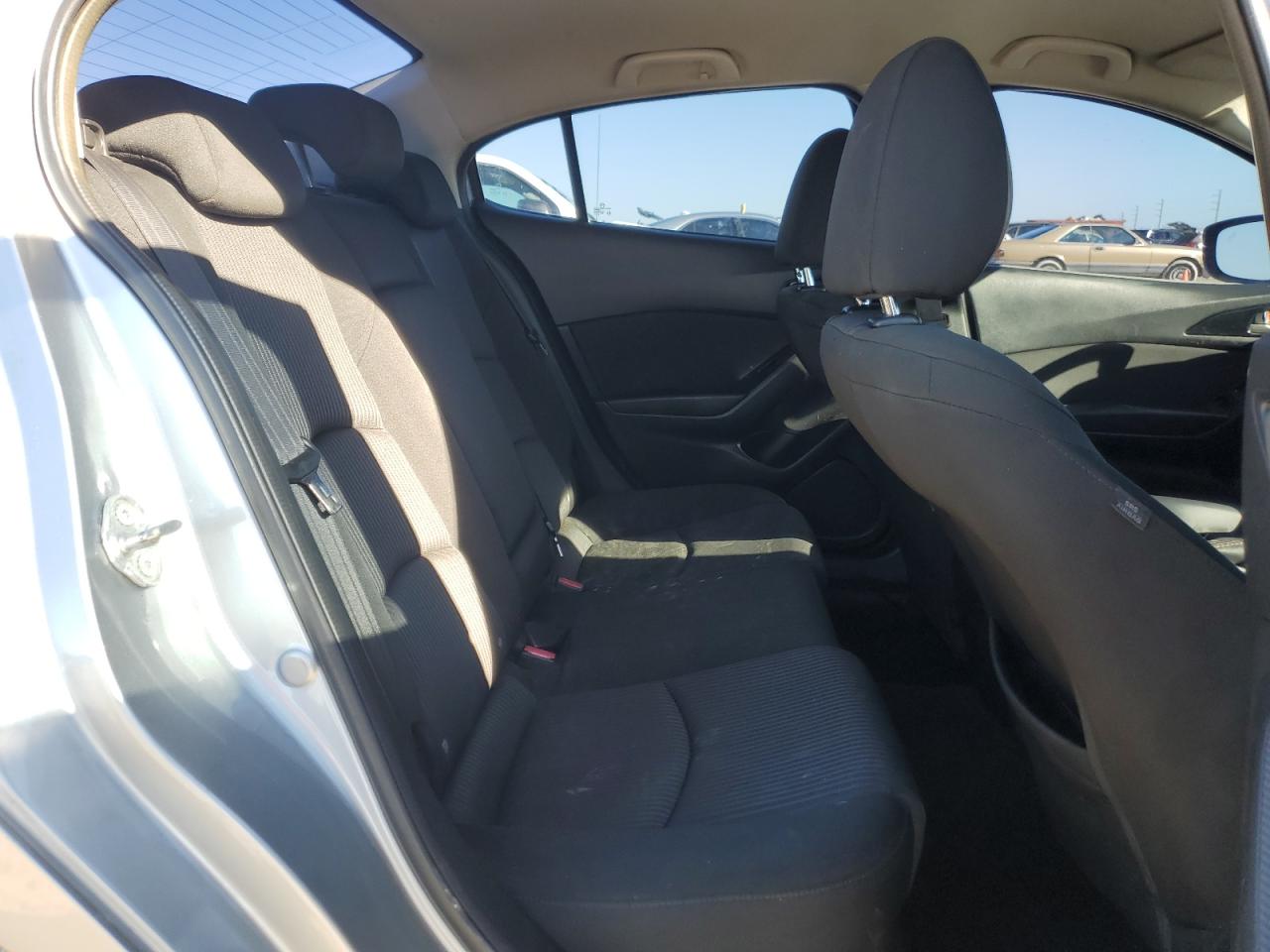 2015 Mazda 3 - Image 10