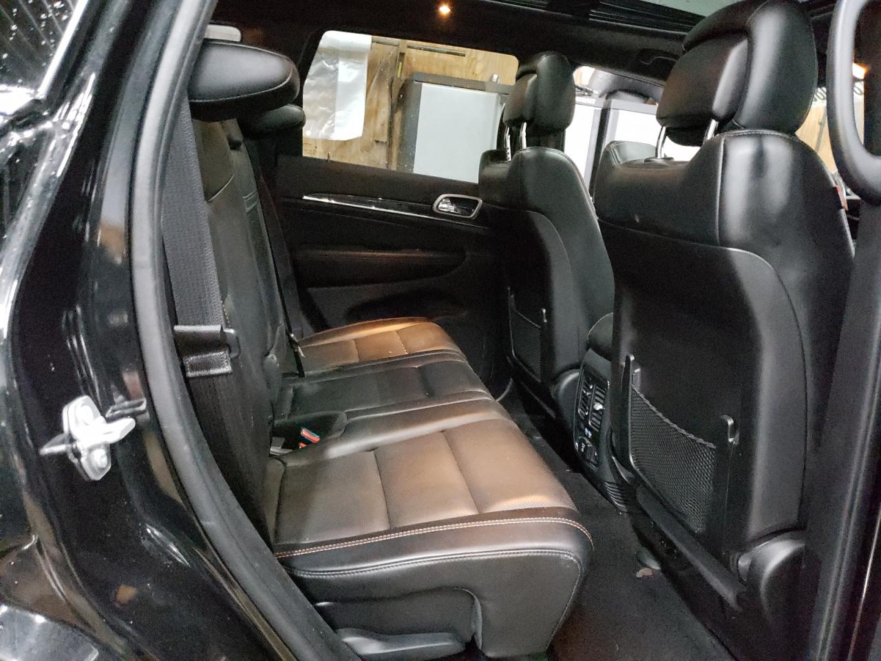2016 Jeep Grand Cherokee - Image 11