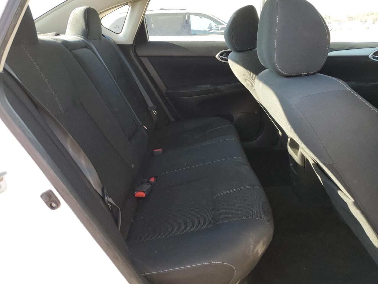 2015 Nissan Sentra - Image 11