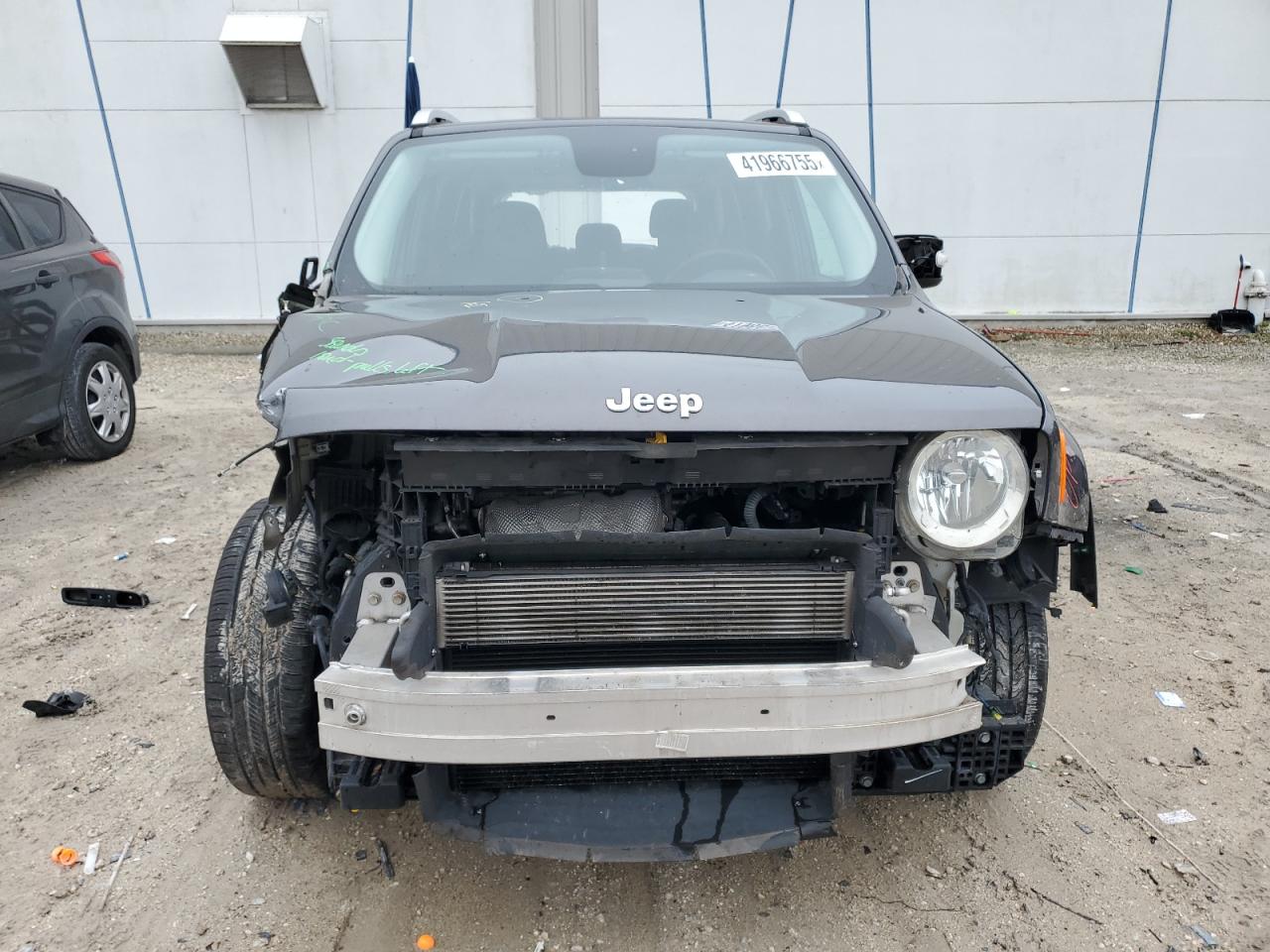2017 Jeep Renegade - Image 5