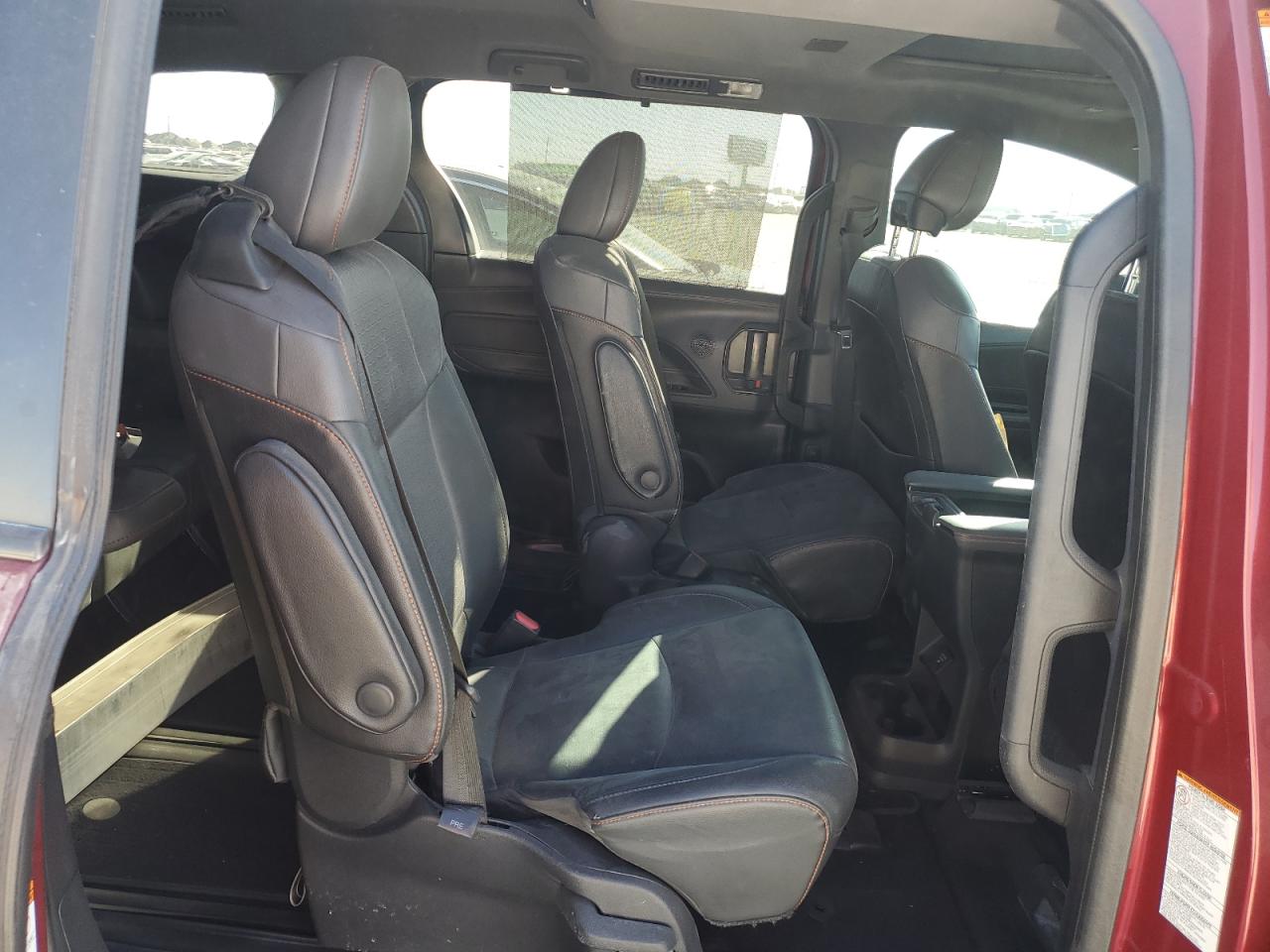 2022 Toyota Sienna - Image 11