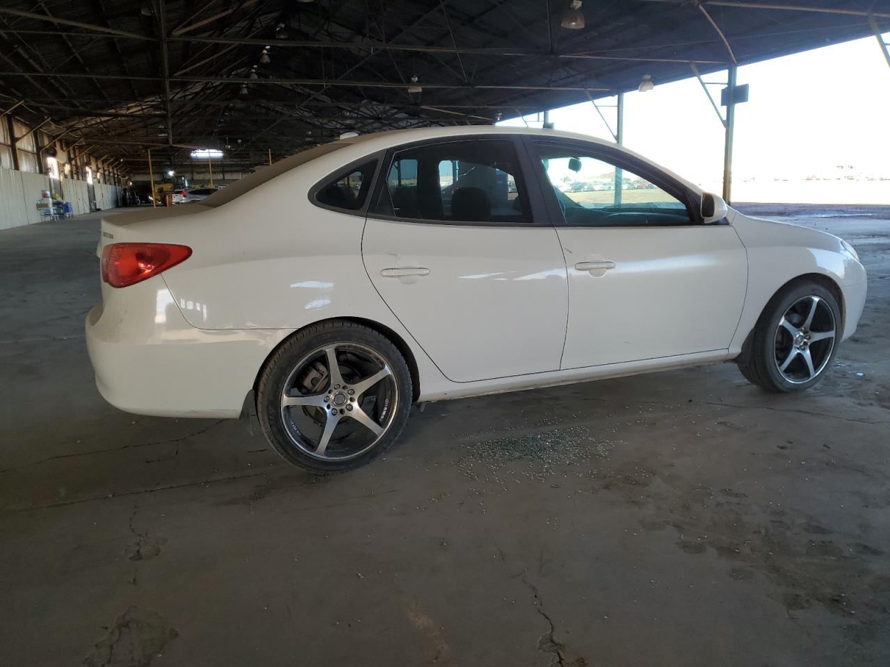 2009 Hyundai Elantra - Image 3