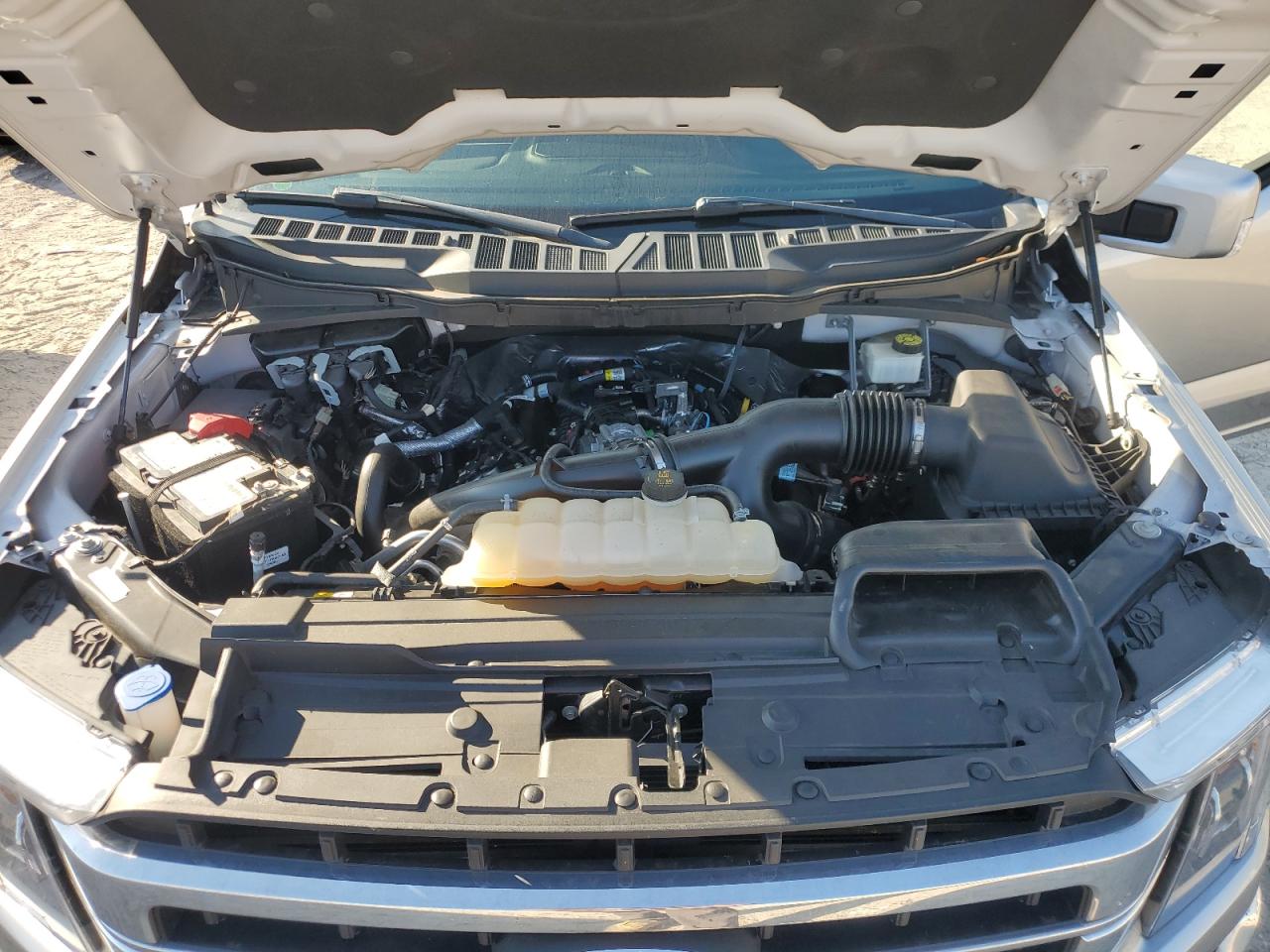 2022 Ford F-150 - Image 11