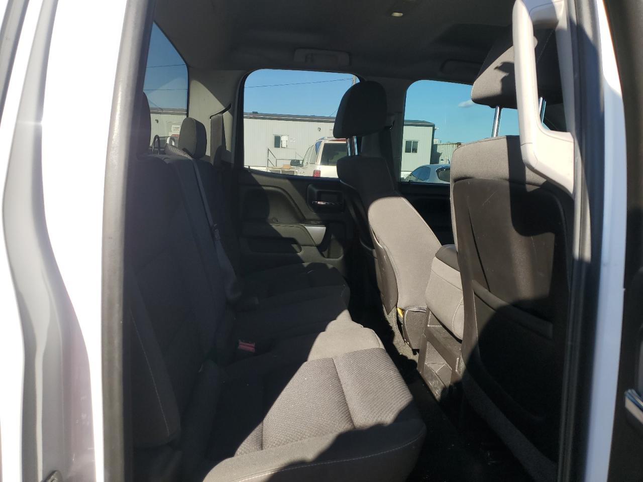 2015 Chevrolet Silverado - Image 10